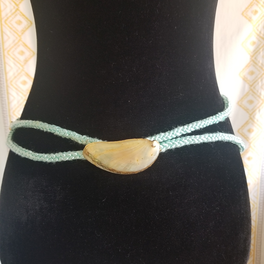 Vintage Delicate Shell Belt